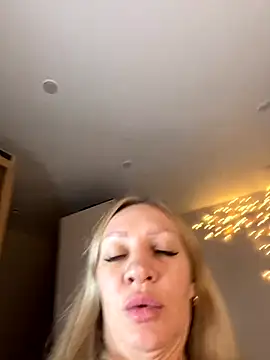 Bellissa  online show from October 11, 2:48 pm