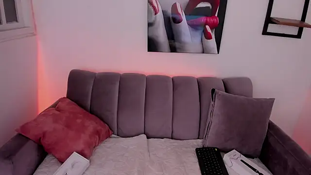 Mia zafir online show from September 9, 1:32 pm