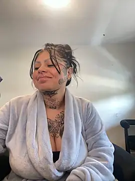 chicanachic13 online show from September 21, 10:33 pm