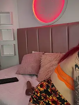 evaa jones1 online show from September 18, 1:35 pm