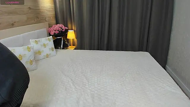 Babyy Lynaa online show from October 10, 5:06 am