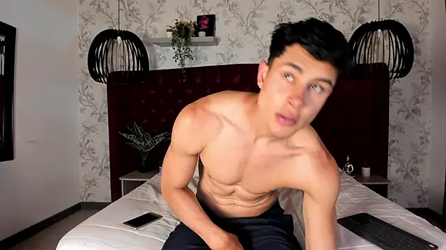 AustinJones  online show from October 19, 8:09 pm