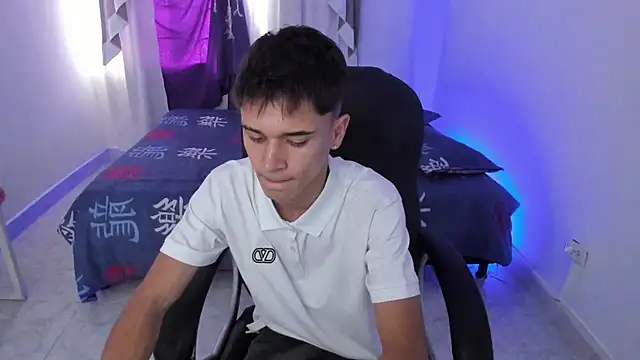 Aron Boyy online show from October 27, 8:24 pm