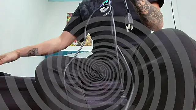 Snapshot of Warmteam777 chatting on November 17, 9:20 pm Warmteam777 online show from November 17, 9:20 pm