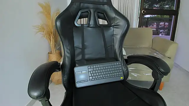 chloegils  online show from October 29, 12:51 pm