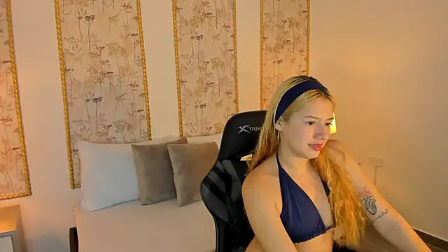 daniand  online show from October 21, 2:12 am