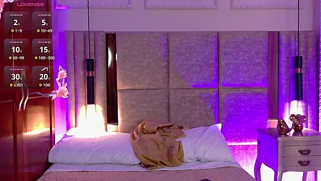 Martina-Roberts- online show from September 15, 4:01 am