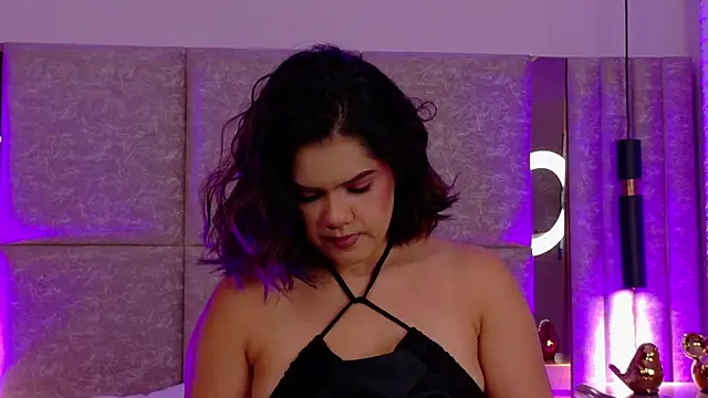 Martina-Roberts- online show from September 23, 5:10 am