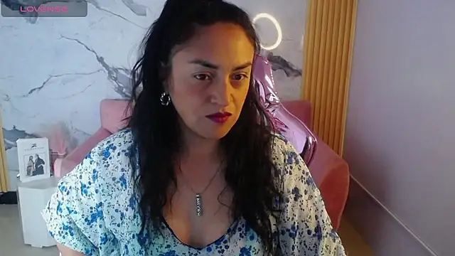 Snapshot of tamara_ch1 chatting on October 1, 3:23 am tamara ch1 online show from October 1, 3:23 am