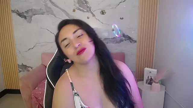 Snapshot of tamara_ch1 chatting on November 6, 3:18 am tamara ch1 online show from November 6, 3:18 am