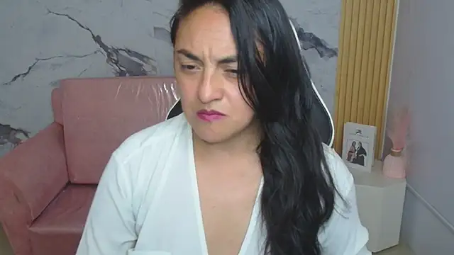 Snapshot of tamara_ch1 chatting on December 14, 3:45 am tamara ch1 online show from December 14, 3:45 am