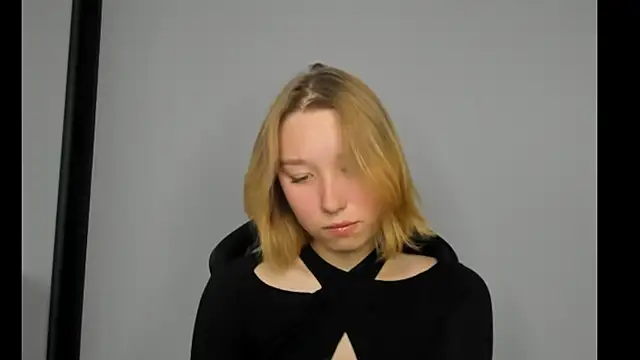 Snapshot of Agatha_May chatting on October 14, 11:11 am Agatha May online show from October 14, 11:11 am