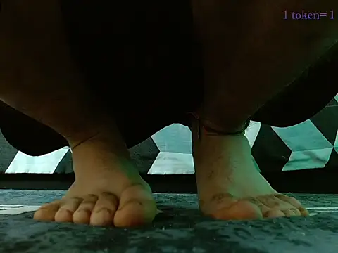 aaronjames1 online show from November 26, 1:12 pm