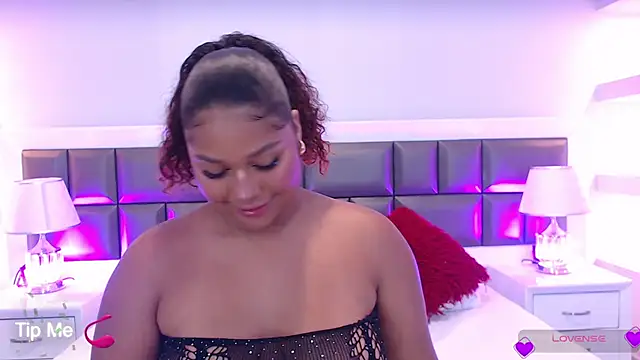 LennaEvans online show from September 27, 1:05 pm