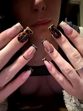 Snapshot of Sophsaysxox chatting on November 14, 11:13 pm Sophsaysxox online show from November 14, 11:13 pm