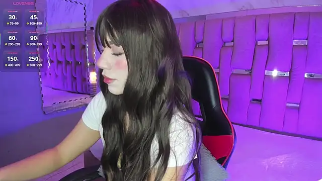 Snapshot of ZharaLux chatting on November 5, 12:49 pm ZharaLux online show from November 5, 12:49 pm