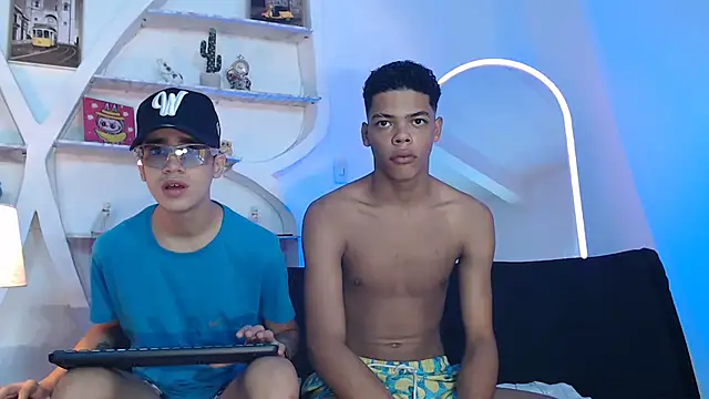 Snapshot of PRETTY_FEM chatting on September 11, 1:33 pm PRETTY FEM online show from September 11, 1:33 pm