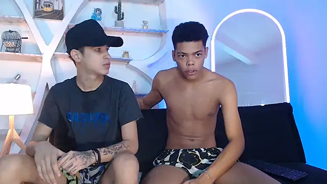 Snapshot of PRETTY_FEM chatting on September 20, 2:18 pm PRETTY FEM online show from September 20, 2:18 pm