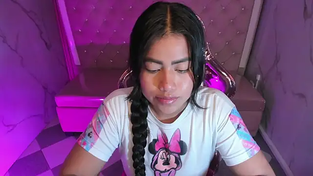 Snapshot of Victoria_b_ chatting on October 2, 7:43 pm Victoria b online show from October 2, 7:43 pm