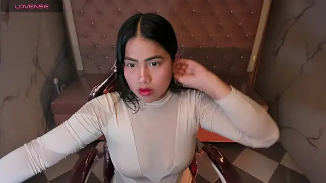 Snapshot of Victoria_b_ chatting on October 20, 7:47 pm Victoria b online show from October 20, 7:47 pm