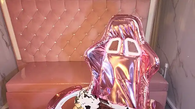 Snapshot of Victoria_b_ chatting on November 1, 8:11 pm Victoria b online show from November 1, 8:11 pm