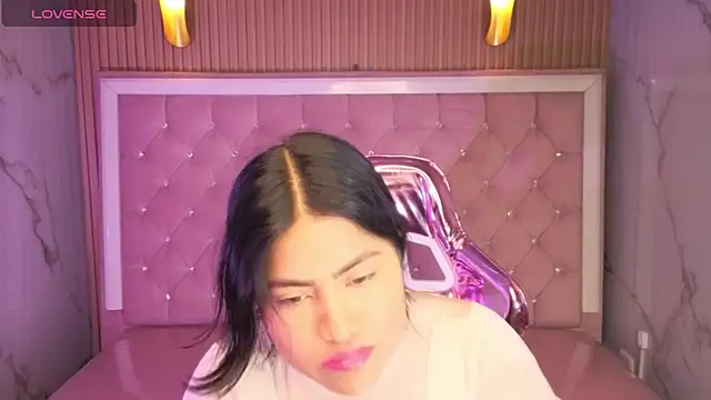 Snapshot of Victoria_b_ chatting on November 4, 7:57 pm Victoria b online show from November 4, 7:57 pm