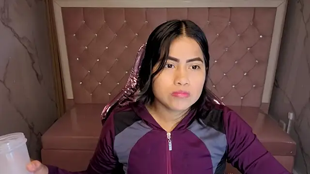 Snapshot of Victoria_b_ chatting on November 11, 7:58 pm Victoria b online show from November 11, 7:58 pm