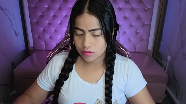 Snapshot of Victoria_b_ chatting on November 12, 7:57 pm Victoria b online show from November 12, 7:57 pm