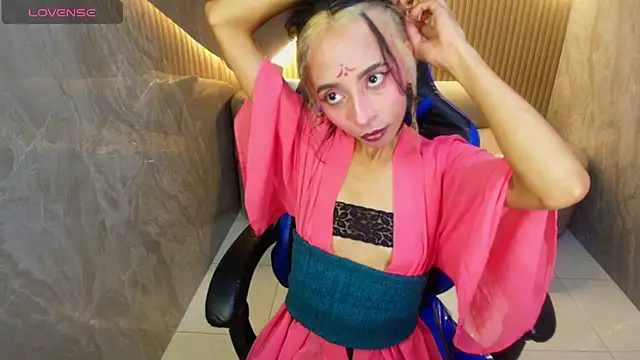 Snapshot of Agnis_ink_r chatting on October 9, 3:26 am Agnis ink r online show from October 9, 3:26 am