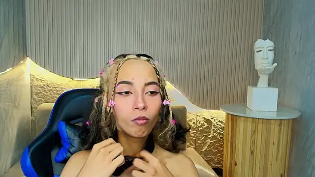 Snapshot of Agnis_ink_r chatting on October 16, 3:29 am Agnis ink r online show from October 16, 3:29 am