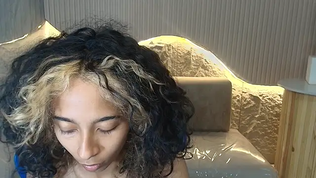 Snapshot of Agnis_ink_r chatting on October 27, 12:53 pm Agnis ink r online show from October 27, 12:53 pm