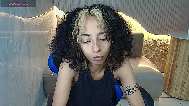 Snapshot of Agnis_ink_r chatting on November 7, 1:00 pm Agnis ink r online show from November 7, 1:00 pm