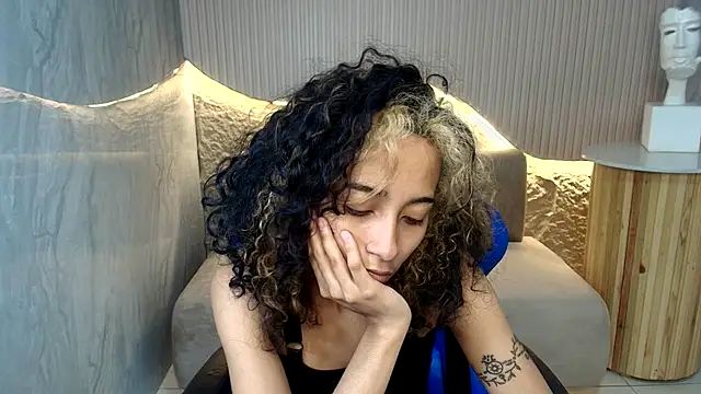 Snapshot of Agnis_ink_r chatting on November 22, 12:48 pm Agnis ink r online show from November 22, 12:48 pm