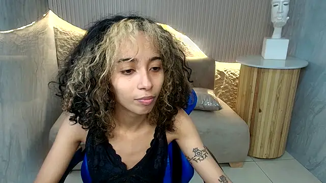 Snapshot of Agnis_ink_r chatting on November 24, 1:11 pm Agnis ink r online show from November 24, 1:11 pm