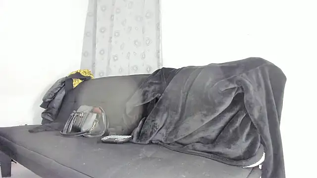 Snapshot of mila_dash chatting on November 8, 1:06 am mila dash online show from November 8, 1:06 am