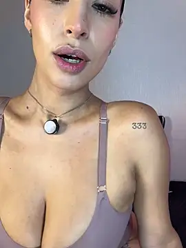 luvely online show from December 1, 1:38 pm