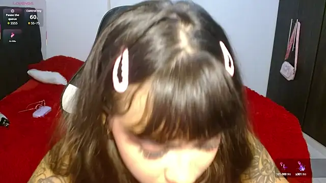 Divinejewel444 online show from September 27, 8:08 am