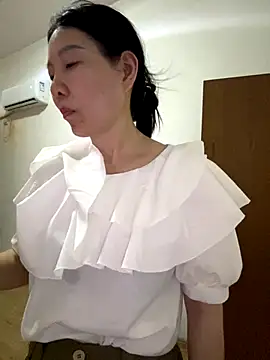 Snapshot of xiiuuff18 chatting on September 30, 11:48 am xiiuuff18 online show from September 30, 11:48 am