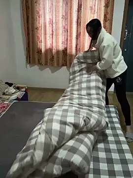 Snapshot of xiiuuff18 chatting on November 12, 11:25 pm xiiuuff18 online show from November 12, 11:25 pm