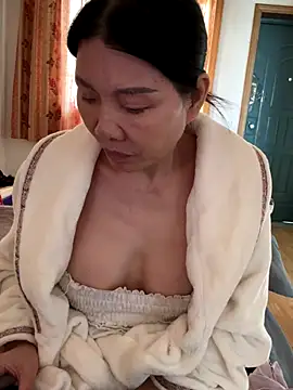 Snapshot of xiiuuff18 chatting on November 20, 1:50 am xiiuuff18 online show from November 20, 1:50 am