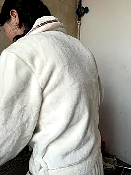 Snapshot of xiiuuff18 chatting on November 25, 11:49 pm xiiuuff18 online show from November 25, 11:49 pm