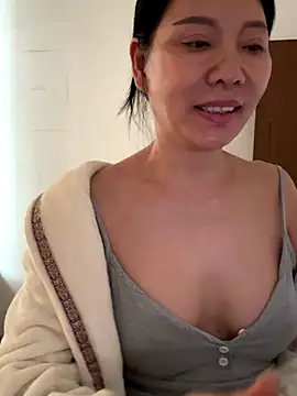 Snapshot of xiiuuff18 chatting on November 28, 12:13 am xiiuuff18 online show from November 28, 12:13 am