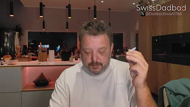 Snapshot of SwissDadbod chatting on September 28, 8:25 pm SwissDadbod online show from September 28, 8:25 pm