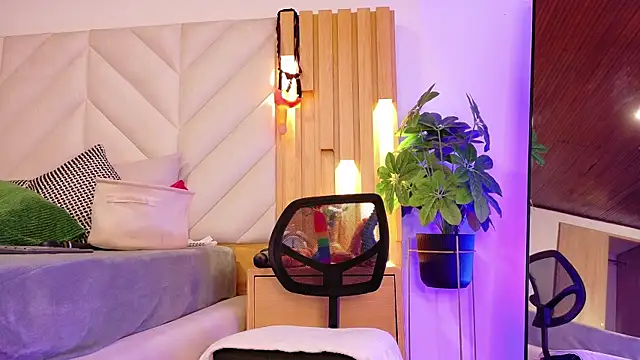 Zafiro Gem  online show from September 22, 6:43 pm