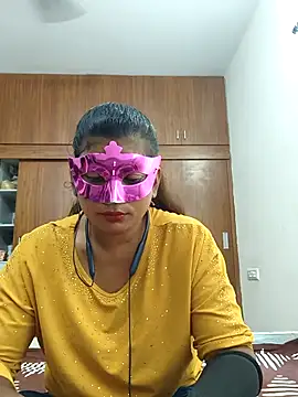 Snapshot of your_chandni04 chatting on October 8, 8:12 am your chandni04 online show from October 8, 8:12 am