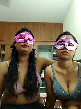 Snapshot of your_chandni04 chatting on October 10, 7:51 am your chandni04 online show from October 10, 7:51 am