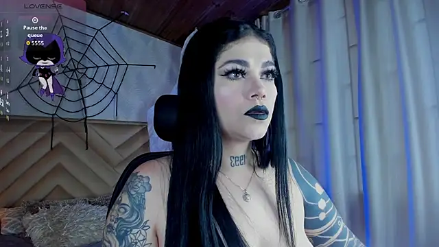 Snapshot of _raven_black chatting on October 17, 2:41 pm raven black online show from October 17, 2:41 pm