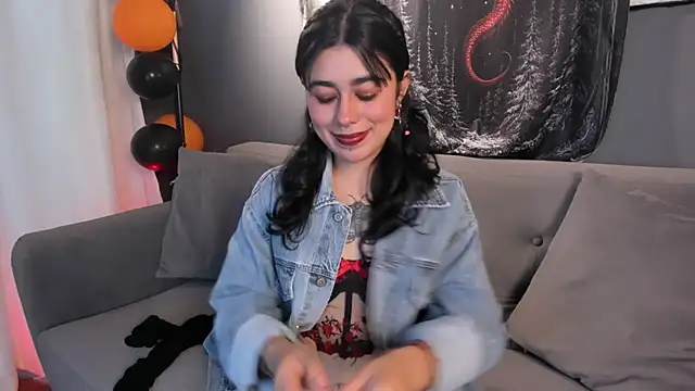 flower smith  online show from October 11, 12:04 pm