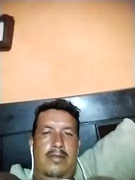 colombiano198720 online show from September 24, 1:09 am