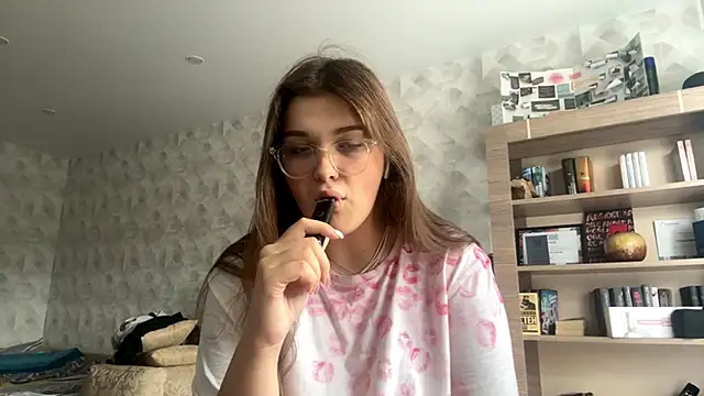 Snapshot of CarylWeatherholtz chatting on September 18, 12:40 pm CarylWeatherholtz online show from September 18, 12:40 pm